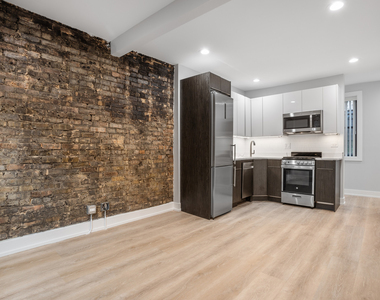 1554 W Juneway Terrace - Photo Thumbnail 3