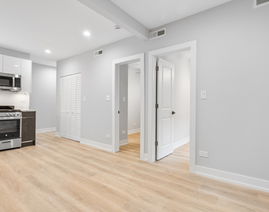 1554 W Juneway Terrace - Photo Thumbnail 4
