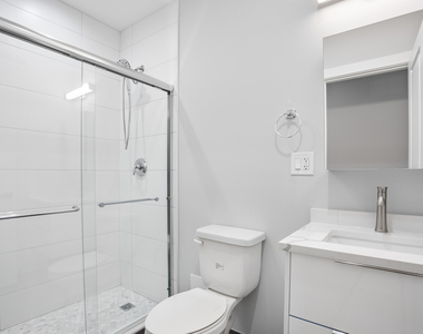 1554 W Juneway Terrace - Photo Thumbnail 9
