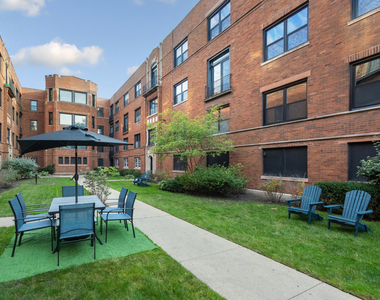 1554 W Juneway Terrace - Photo Thumbnail 16
