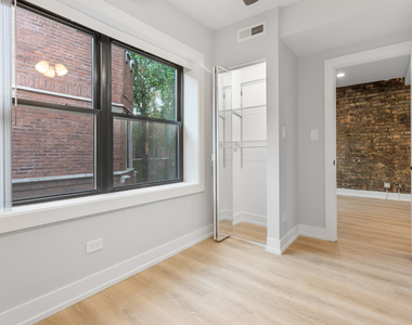 1554 W Juneway Terrace - Photo Thumbnail 7