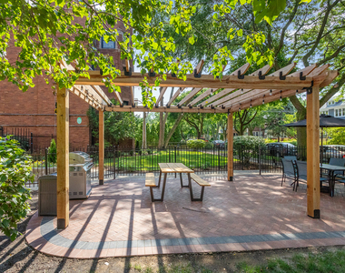 1554 W Juneway Terrace - Photo Thumbnail 2