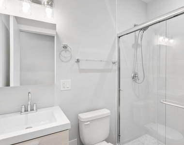1554 W Juneway Terrace - Photo Thumbnail 11