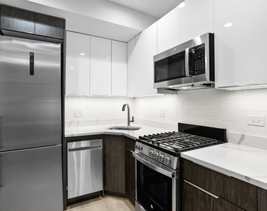 1552 W Juneway Terrace - Photo Thumbnail 3