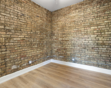 1552 W Juneway Terrace - Photo Thumbnail 8