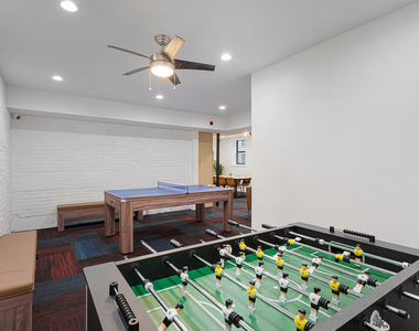 1552 W Juneway Terrace - Photo Thumbnail 18