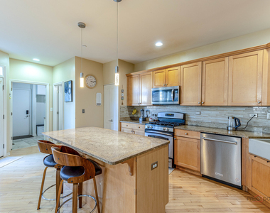 2498 Waterbury Lane - Photo Thumbnail 15