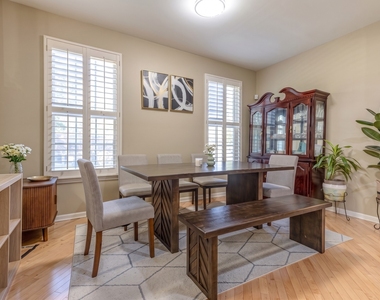 2498 Waterbury Lane - Photo Thumbnail 8