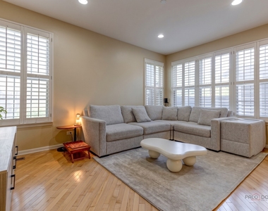 2498 Waterbury Lane - Photo Thumbnail 10