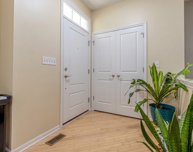 2498 Waterbury Lane - Photo Thumbnail 4