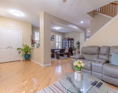 2498 Waterbury Lane - Photo Thumbnail 7