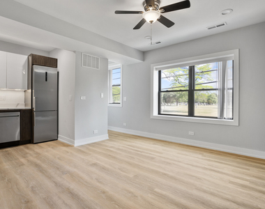 1552 W Juneway Terrace - Photo Thumbnail 1