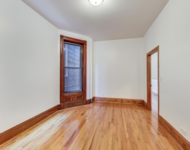 1138 W Addison Street - Photo Thumbnail 7
