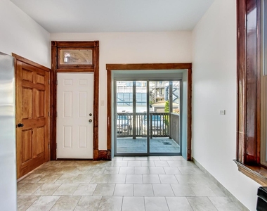 1138 W Addison Street - Photo Thumbnail 5