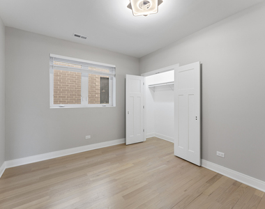 7430 N Hermitage Avenue - Photo Thumbnail 6