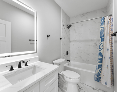 7430 N Hermitage Avenue - Photo Thumbnail 11
