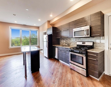 2837 W Cortez Street - Photo Thumbnail 2