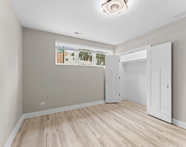 7428 N Rogers Avenue - Photo Thumbnail 10