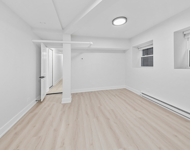5629 N Wayne Avenue - Photo Thumbnail 7