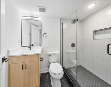 5629 N Wayne Avenue - Photo Thumbnail 8