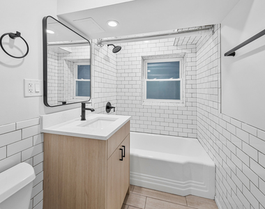 5629 N Wayne Avenue - Photo Thumbnail 6