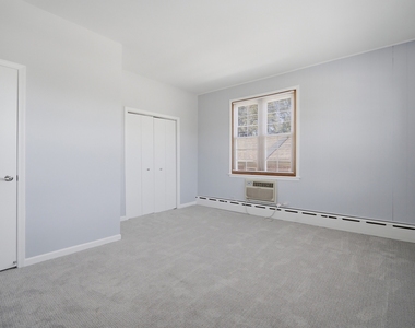 7314 N Crawford Avenue - Photo Thumbnail 10