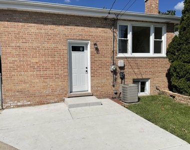 7925 Natchez Avenue - Photo Thumbnail 21