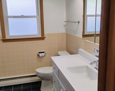 904 S Edward Street - Photo Thumbnail 10
