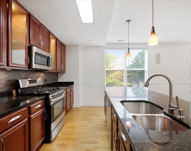 2220 W Maypole Avenue - Photo Thumbnail 4