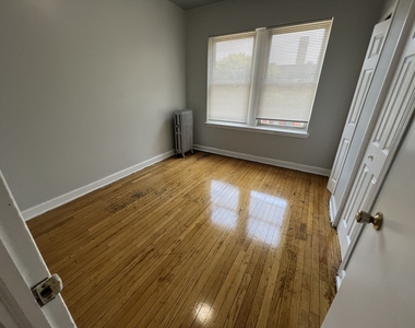 6802 S Clyde Avenue - Photo Thumbnail 2