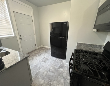 6802 S Clyde Avenue - Photo Thumbnail 5