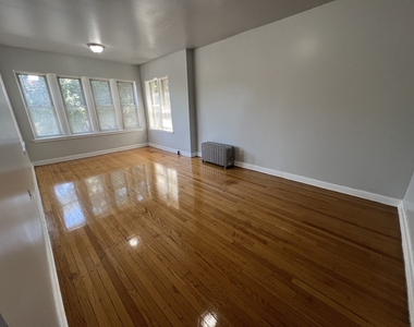 6802 S Clyde Avenue - Photo Thumbnail 1