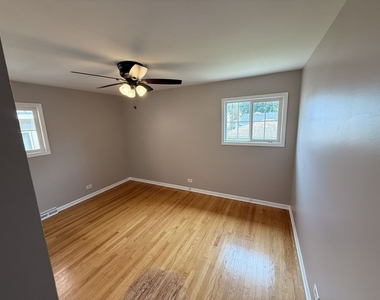 9109 Parkside Avenue - Photo Thumbnail 2