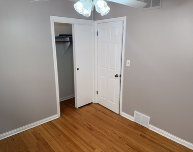 9109 Parkside Avenue - Photo Thumbnail 7