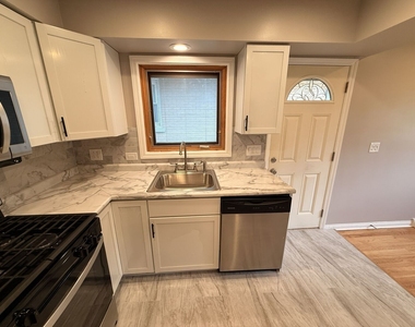 9109 Parkside Avenue - Photo Thumbnail 15
