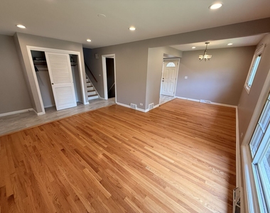 9109 Parkside Avenue - Photo Thumbnail 11