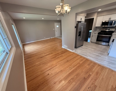 9109 Parkside Avenue - Photo Thumbnail 12