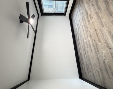 6837 S East End Avenue - Photo Thumbnail 6