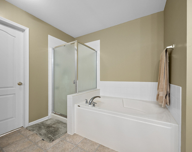 718 Versailles Parkway - Photo Thumbnail 24