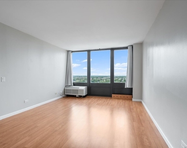 5320 N Sheridan Road - Photo Thumbnail 8