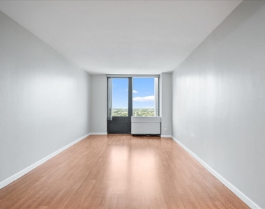 5320 N Sheridan Road - Photo Thumbnail 7