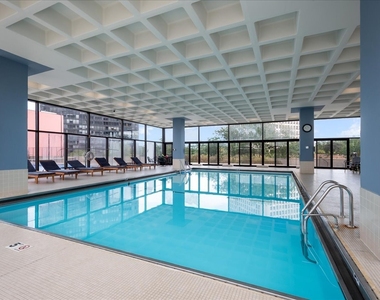 5320 N Sheridan Road - Photo Thumbnail 19