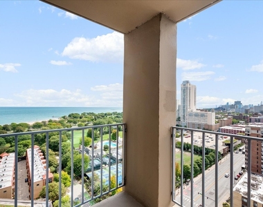 5320 N Sheridan Road - Photo Thumbnail 14