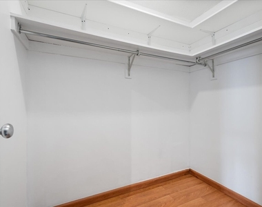 5320 N Sheridan Road - Photo Thumbnail 11