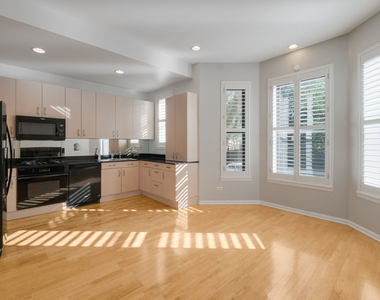 4060 S Ellis Avenue - Photo Thumbnail 3