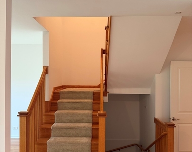 152 Finstad Drive - Photo Thumbnail 6