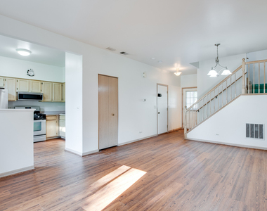 1216 Arapaho Court - Photo Thumbnail 3