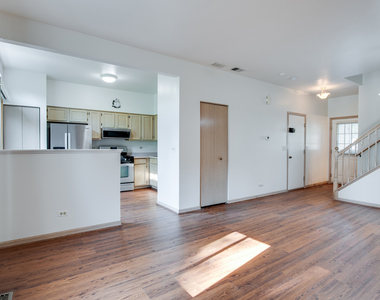 1216 Arapaho Court - Photo Thumbnail 4