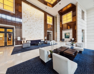 401 N Wabash Avenue - Photo Thumbnail 1