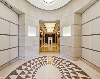 401 N Wabash Avenue - Photo Thumbnail 2